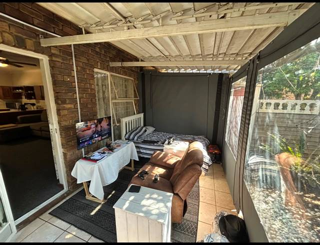 1 BEDROOM APARTMENT FOR SALE IN MEERHOF